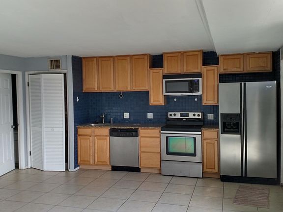 3rd image of 2500 Warsaw Ave Unit 15