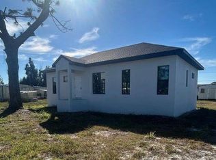 8190 Tolles Dr, North Fort Myers, FL 33917