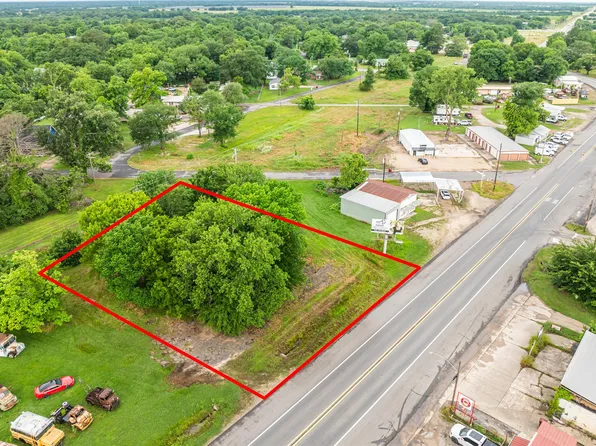 Broadway, Bogata, TX 75417