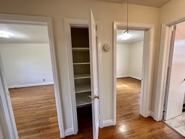 502 Elmhurst Rd — Photo 6