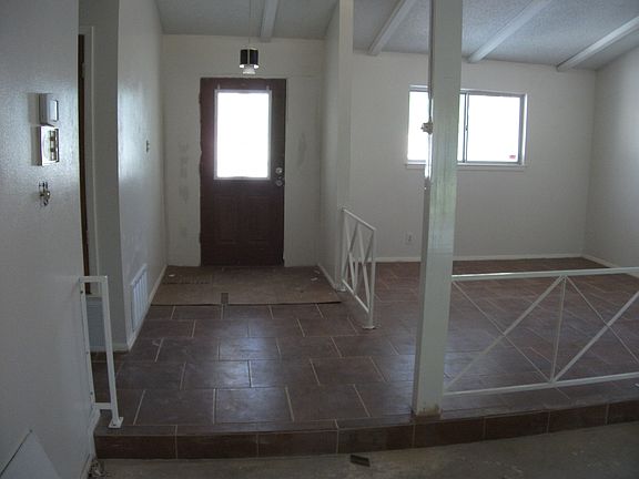 3rd image of 131 Harrow Dr