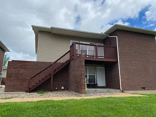170 Westmount Dr Photo 1