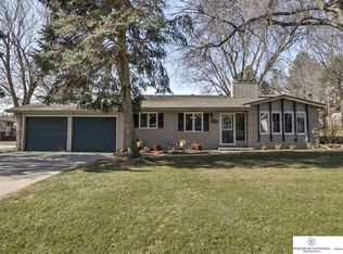 12203 Shamrock Rd, Omaha, NE 68154