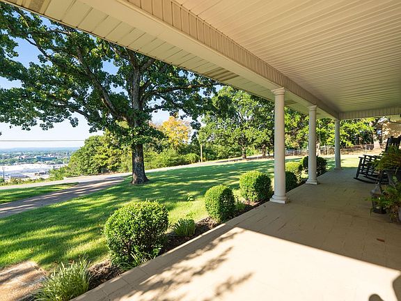 2nd image of 800 Grandview Hts