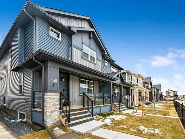 138 N Midgrove Greenway SW, Airdrie, AB T4B 5K7
