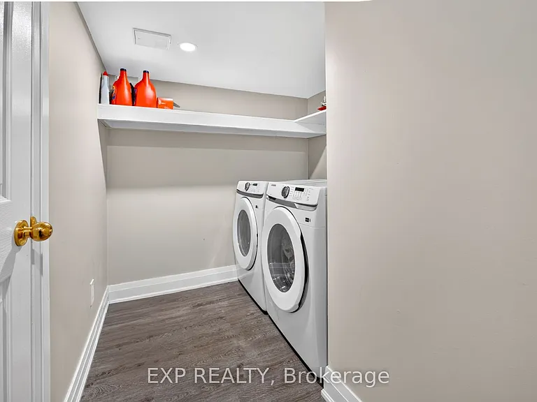 5896 Chorley Pl #UPPER — Photo 37