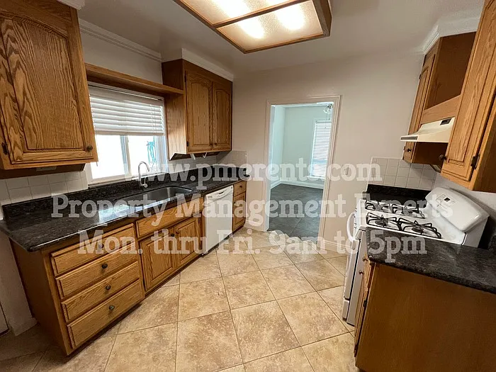 1759 Middlefield Ave — Photo 16