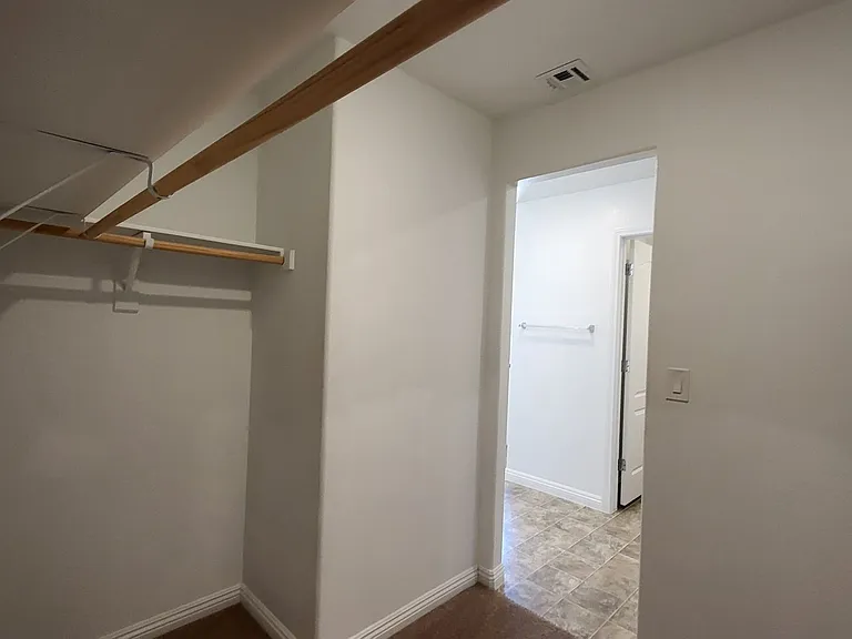 3807 E Summit Ave — Photo 39