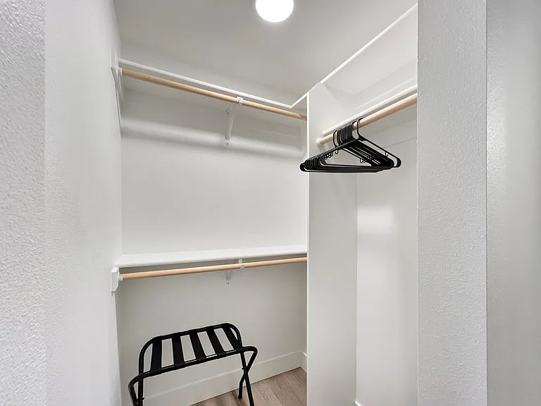 Red Mountain Apartments — Photo 7