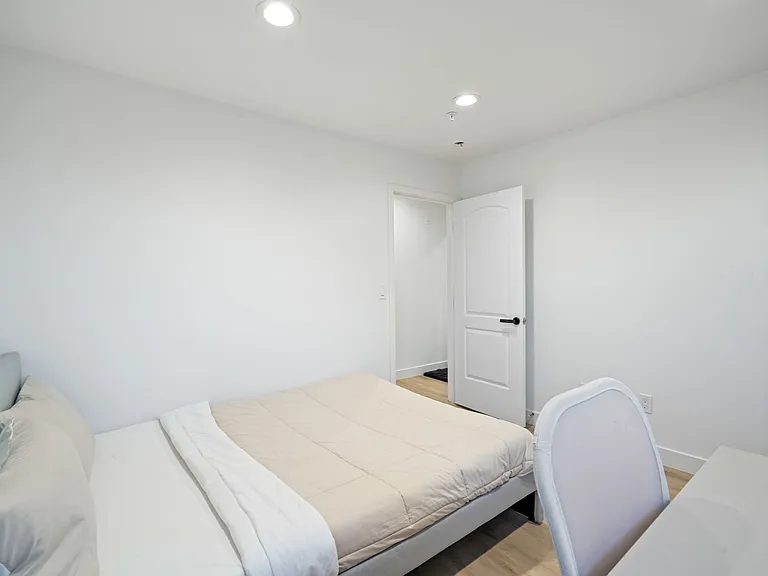 1029 Lord St — Photo 32