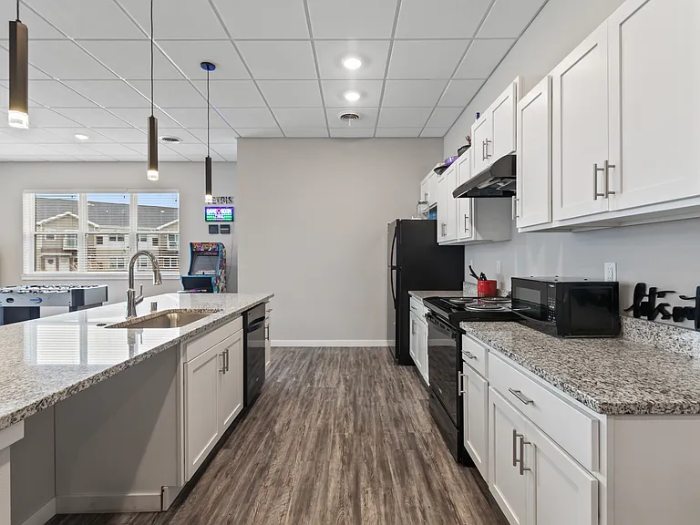 Rock Pointe Village — Photo 28