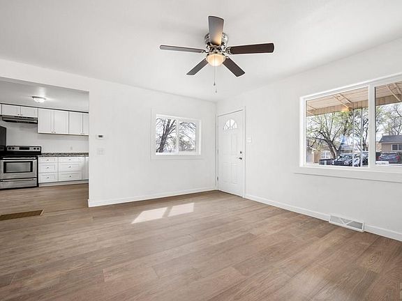 5th image of 2632 Norwich Ave