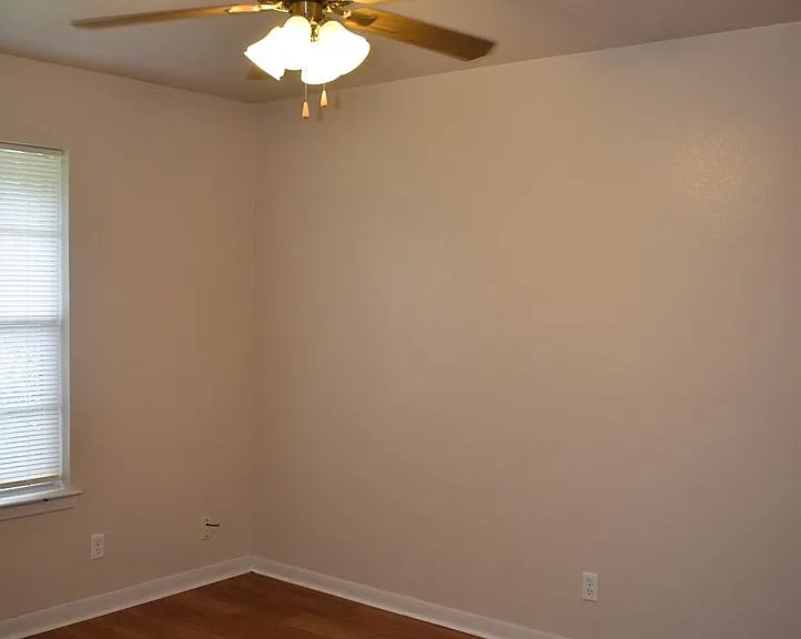 837 Lakeview Dr — Photo 9