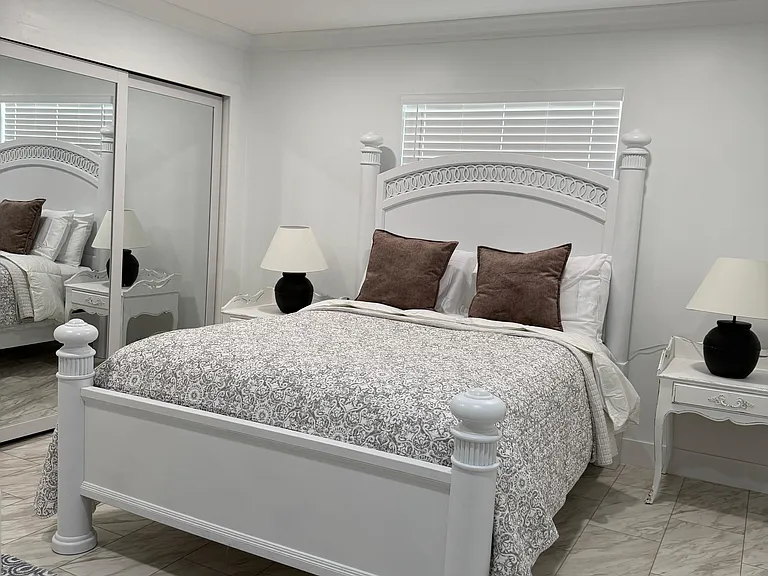 4534 N Lake Dr — Photo 12
