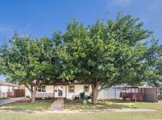 203 Texas Ave, Levelland, TX 79336