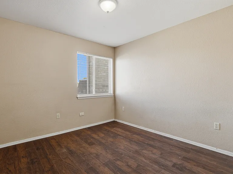 1628 Claudia Dr — Photo 23
