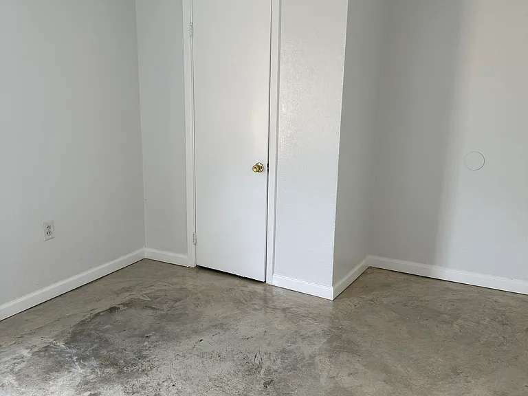 4305 Gladys Dr — Photo 28