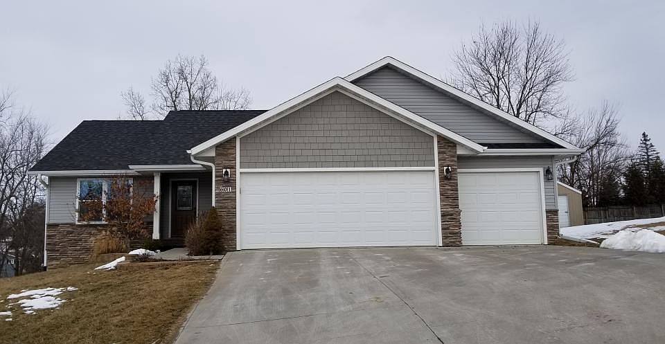 1st image of 601 Parkview Ln
