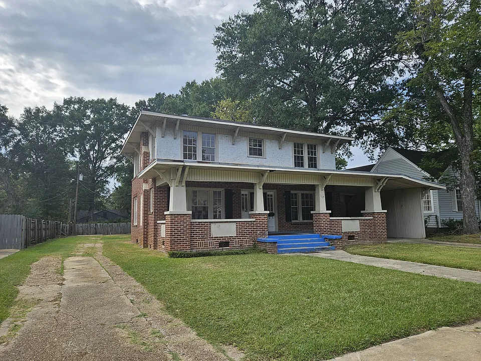 917 Pecan Blvd