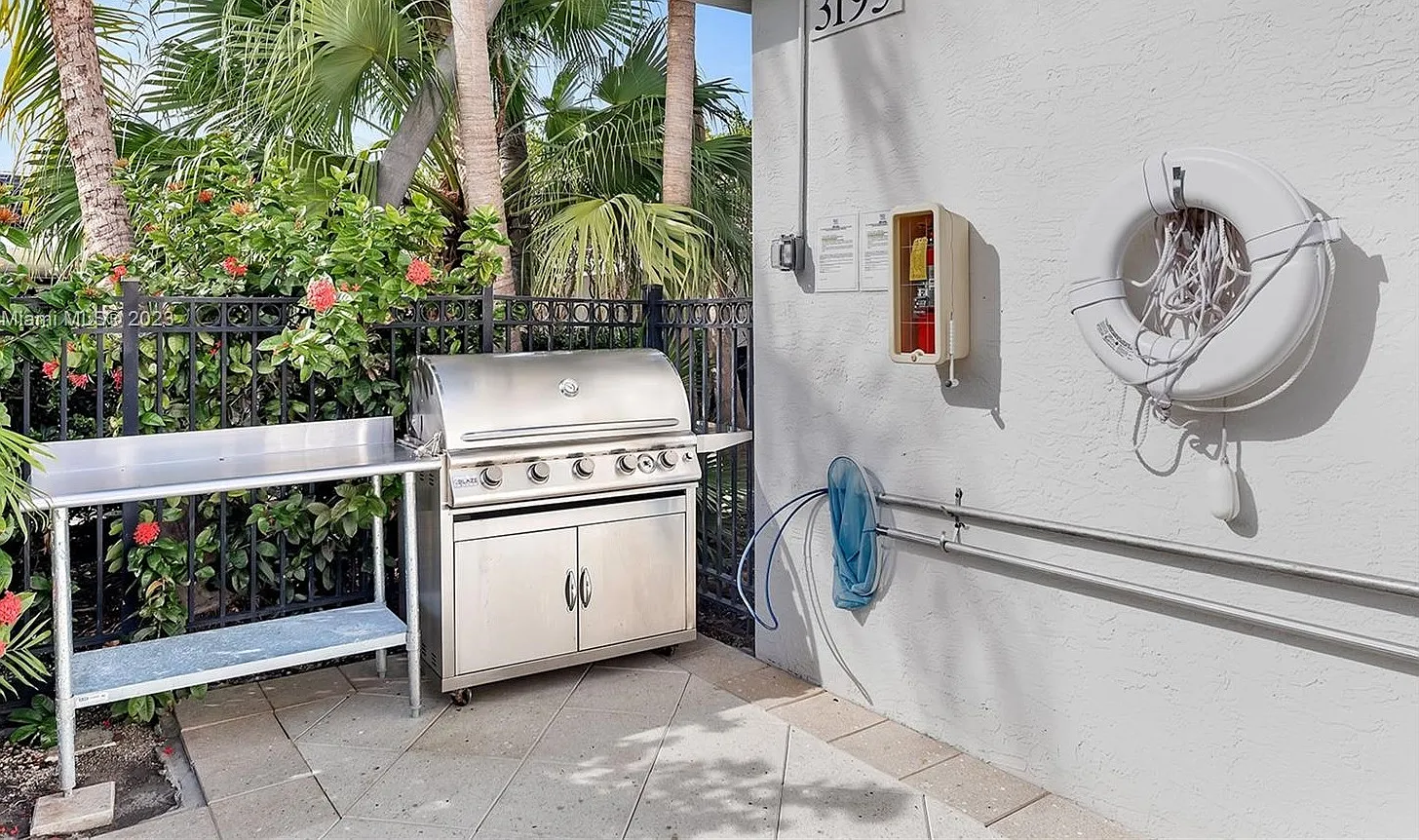 2 bed, 1191 sqft, $3,000 — Photo 2