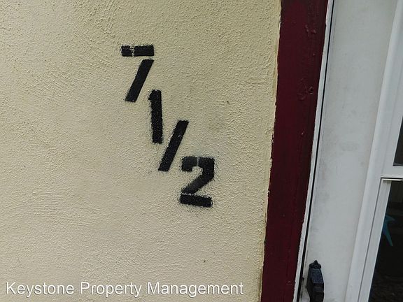 5th image of 300 E 3rd St #10499735