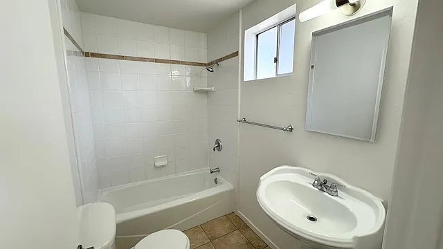 433 3rd St #B — Photo 9
