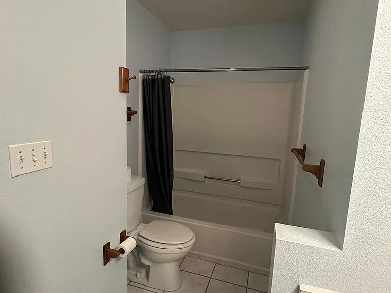 2838 Grand Falls Cir #B — Photo 17