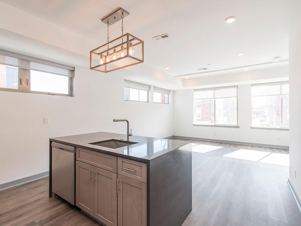 1st image of 413 W Berks St #3