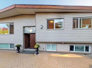 520 Ballantree Pl, West Vancouver, BC V7S 1W5
