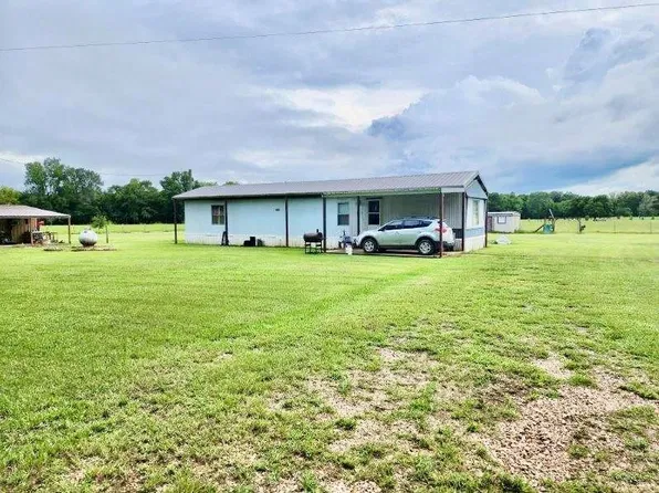 310 Clemen Luneau Rd, Marksville, LA 71351