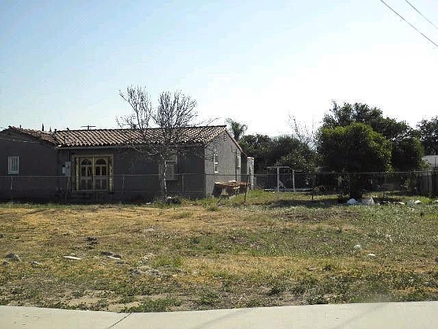 2nd image of 9870 Oleander Ave