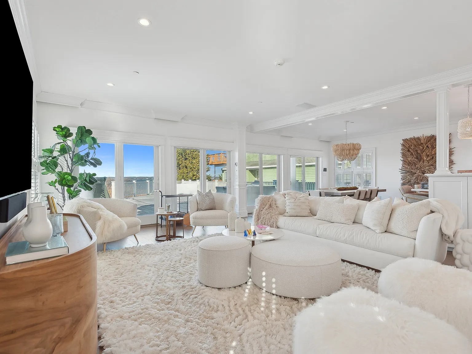 Pristine Bayfront in Westhampton Dunes — Photo 4
