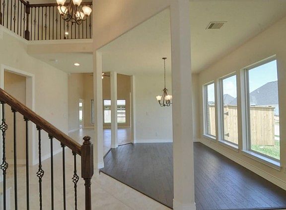 4th image of 29302 Crested Butte Dr
