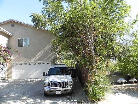 3rd image of 8821 Yates St