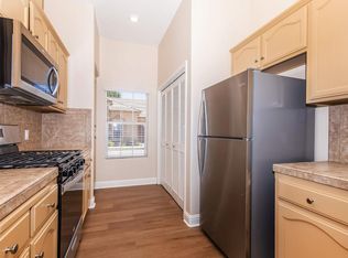 902 Jasmine Parke Dr #2, Bakersfield, CA 93312