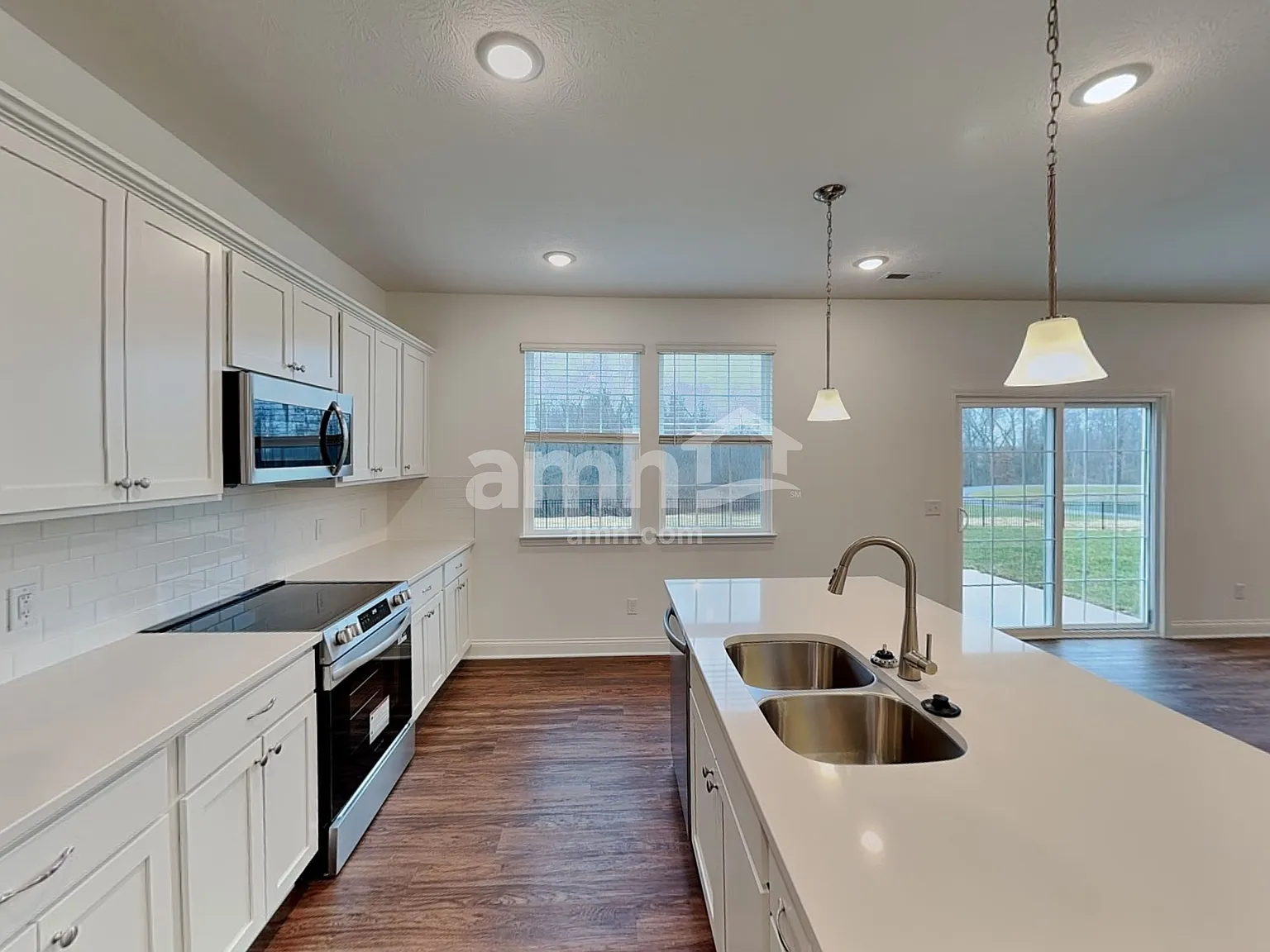 3 bed, 2.5 bath, 1895 sqft, $2,905 — Photo 4