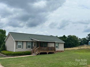 1827 Bobwhite Rd, Heath Springs, SC 29058