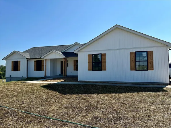 18024 Heritage Dr, Farmington, MO 63640