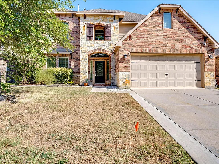 8470 Coral Cove Pass Ln — Photo 1