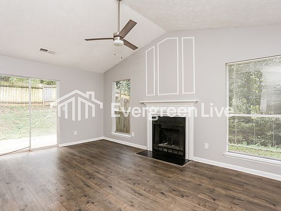 3rd image of 1551 Pin Oak Ln SE