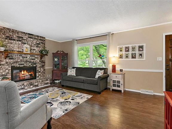 5th image of 2904 Sweet Briar Dr