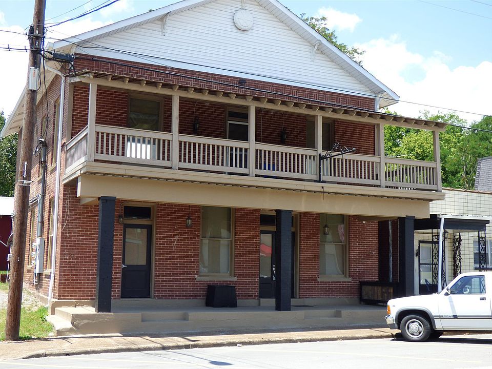 1st image of 131 N Main St