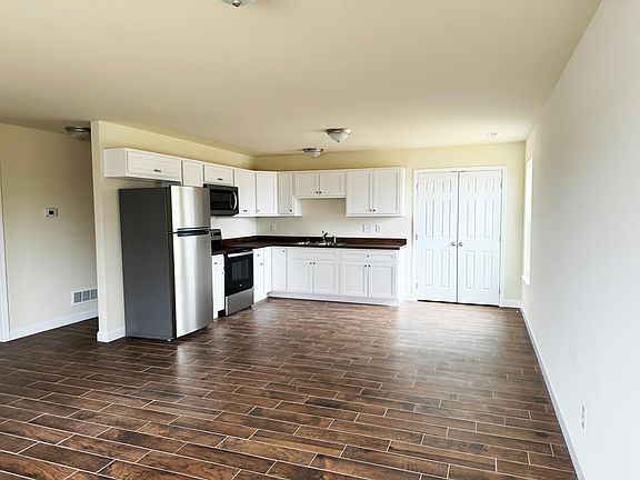 kitchen includes rental of appliances