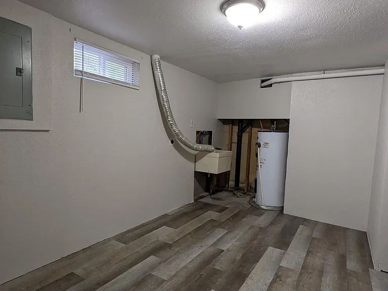 1218 E Nora Ave — Photo 14