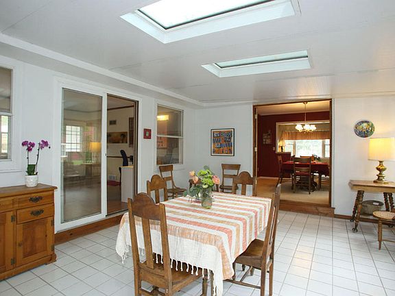 4th image of 238 Greenfield Ct