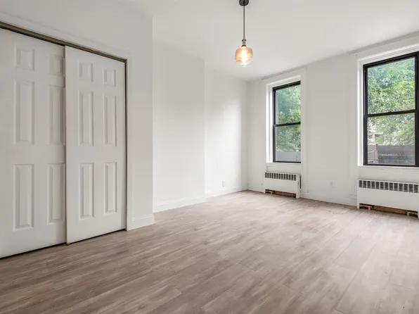 59-29 Linden Street image 3 of 22