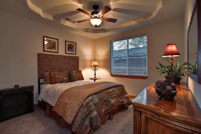 977 Creekwood Dr — Photo 10