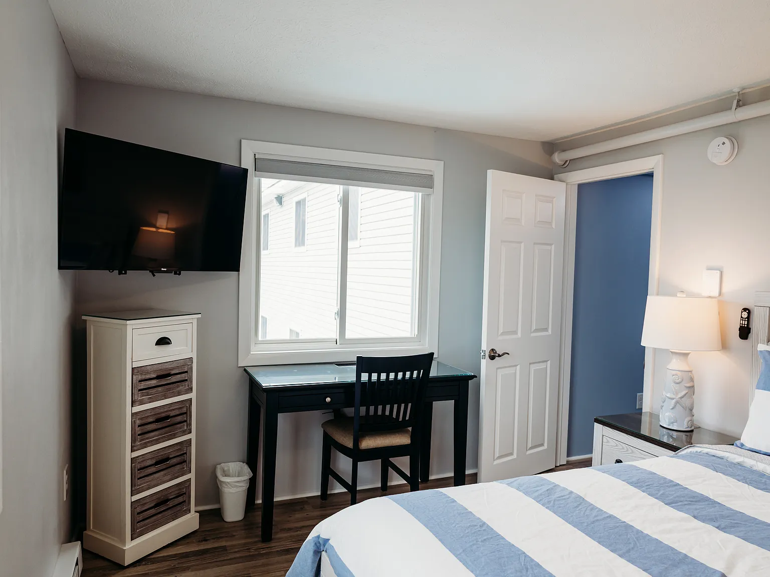 2 bed, 585 sqft, $1,800 — Photo 2