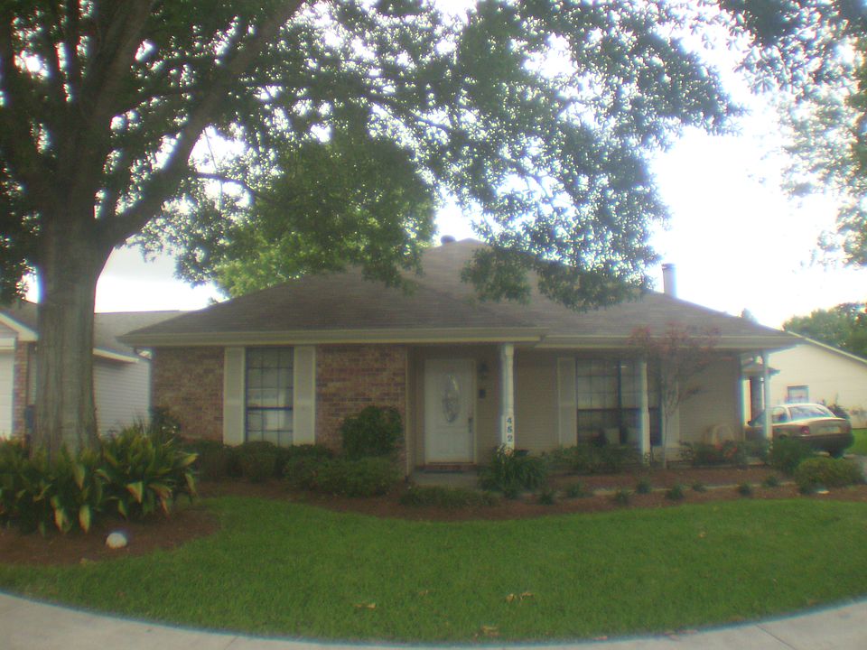 1st image of 452 Longwood Dr