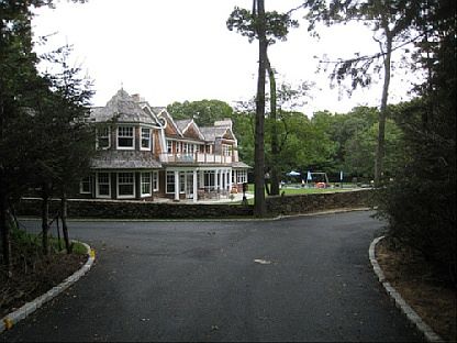 4th image of 167 Sayres Path